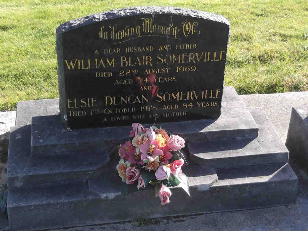 Photo of headstones/Elsie Duncan Muir d 1978 hdstn Dunedin